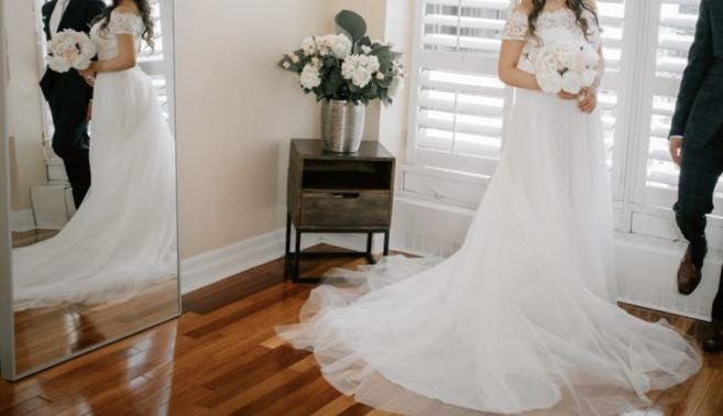 Off white wedding dress (Small & Medium) image indicator(2)