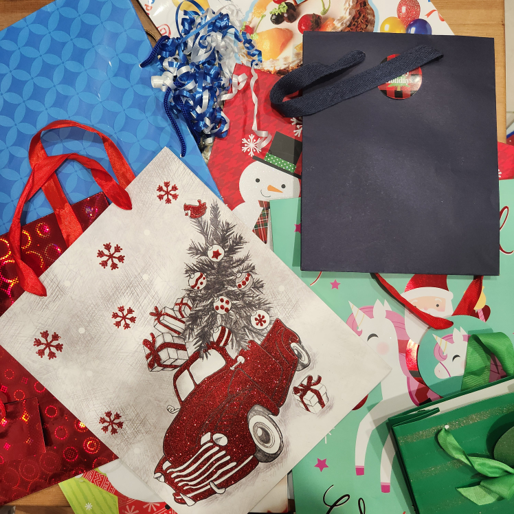 twenty two gift bags