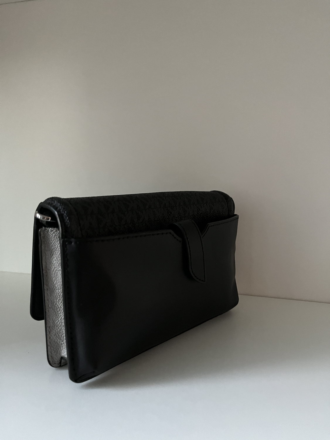 *LIKE NEW* Michael Kors Phone Crossbody - photo 3