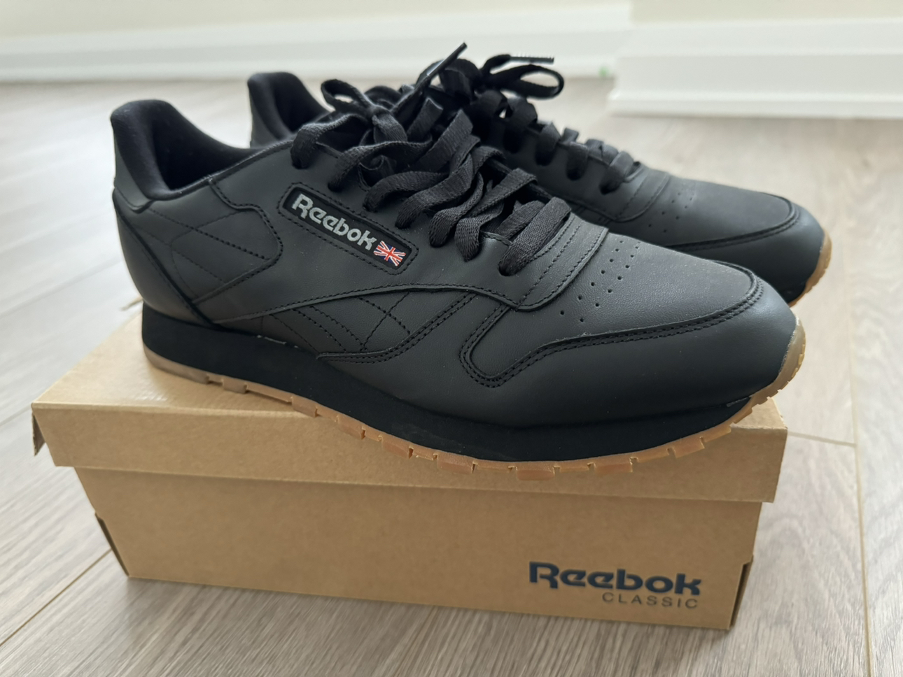 New Reebok Classics Men’s Size 11 (Black) thumbnail