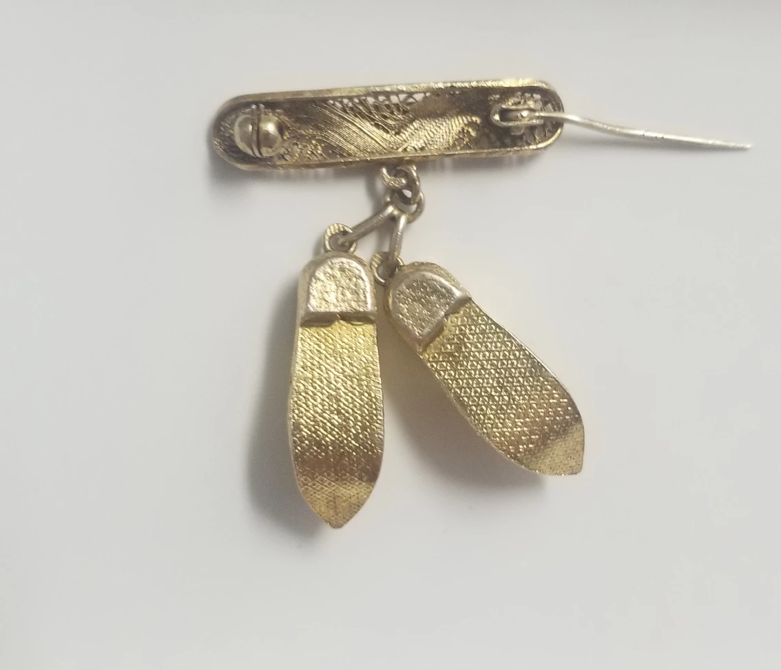 Vintage Fine Filigree Golden Dress Shoes Lapel Pin / Brooch image indicator(4)