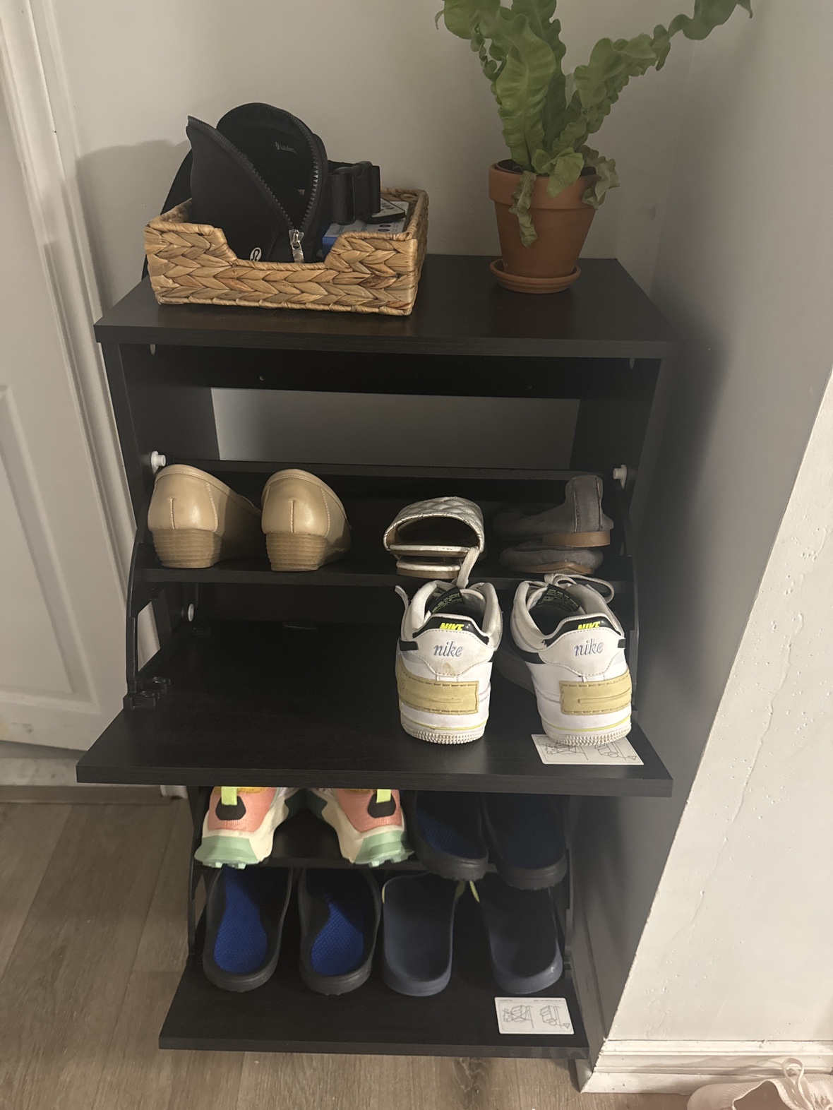 Moving sale - shoe rack - 2 draw - photo 3