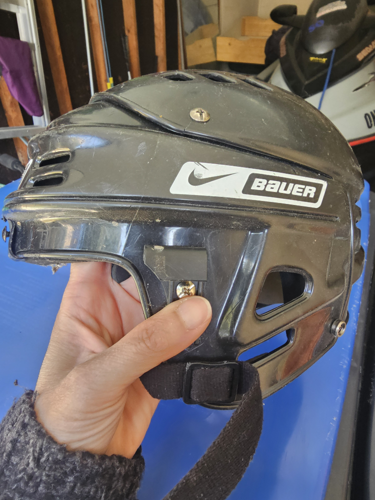 #freecycle  lightweight adjustable hockey helmet image indicator(6)