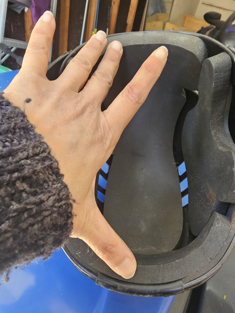 #freecycle  lightweight adjustable hockey helmet image indicator(7)