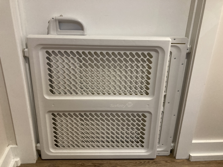 Safety 1st - Baby or pet gate