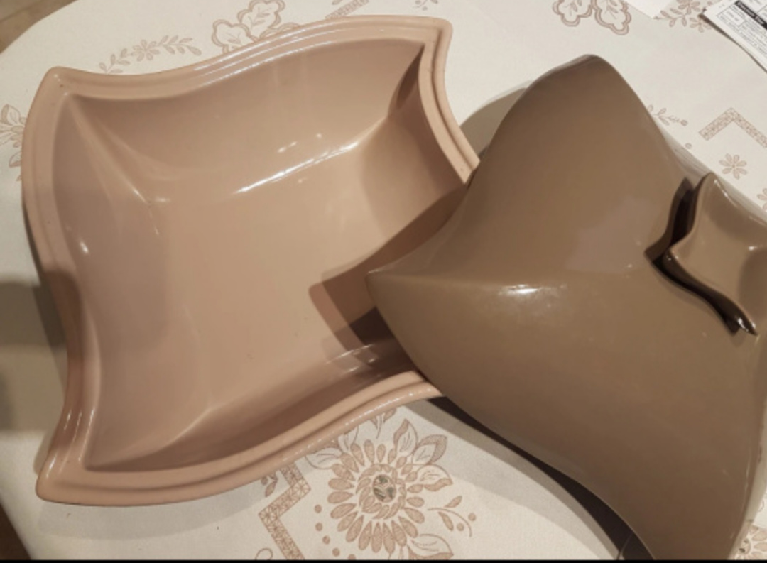 Star shaped Tureen with Lid. image indicator(2)