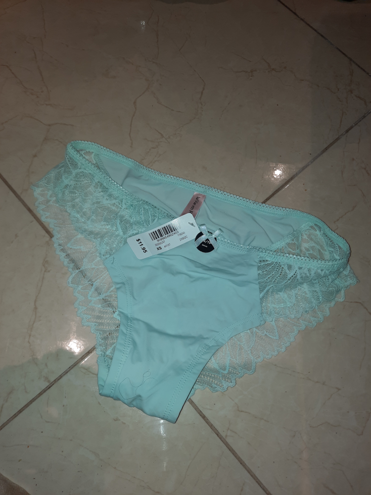NWT La vie en 🌹 Rose seXXXy blue lace panties 💙 thumbnail