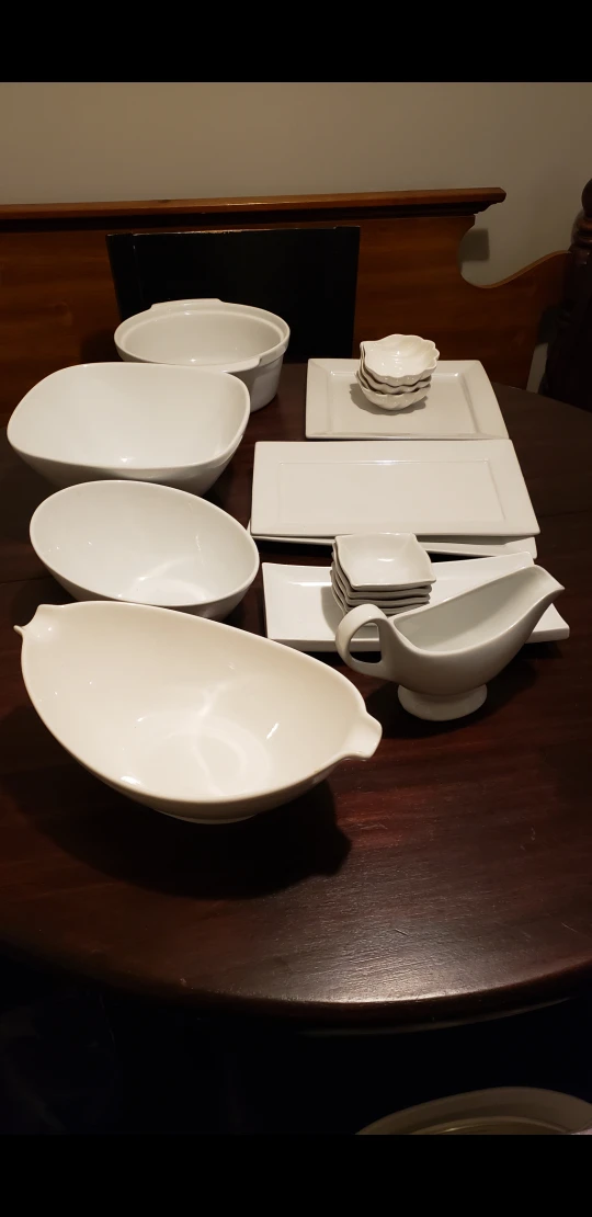 White Serving/Dessert Kitchenware thumbnail
