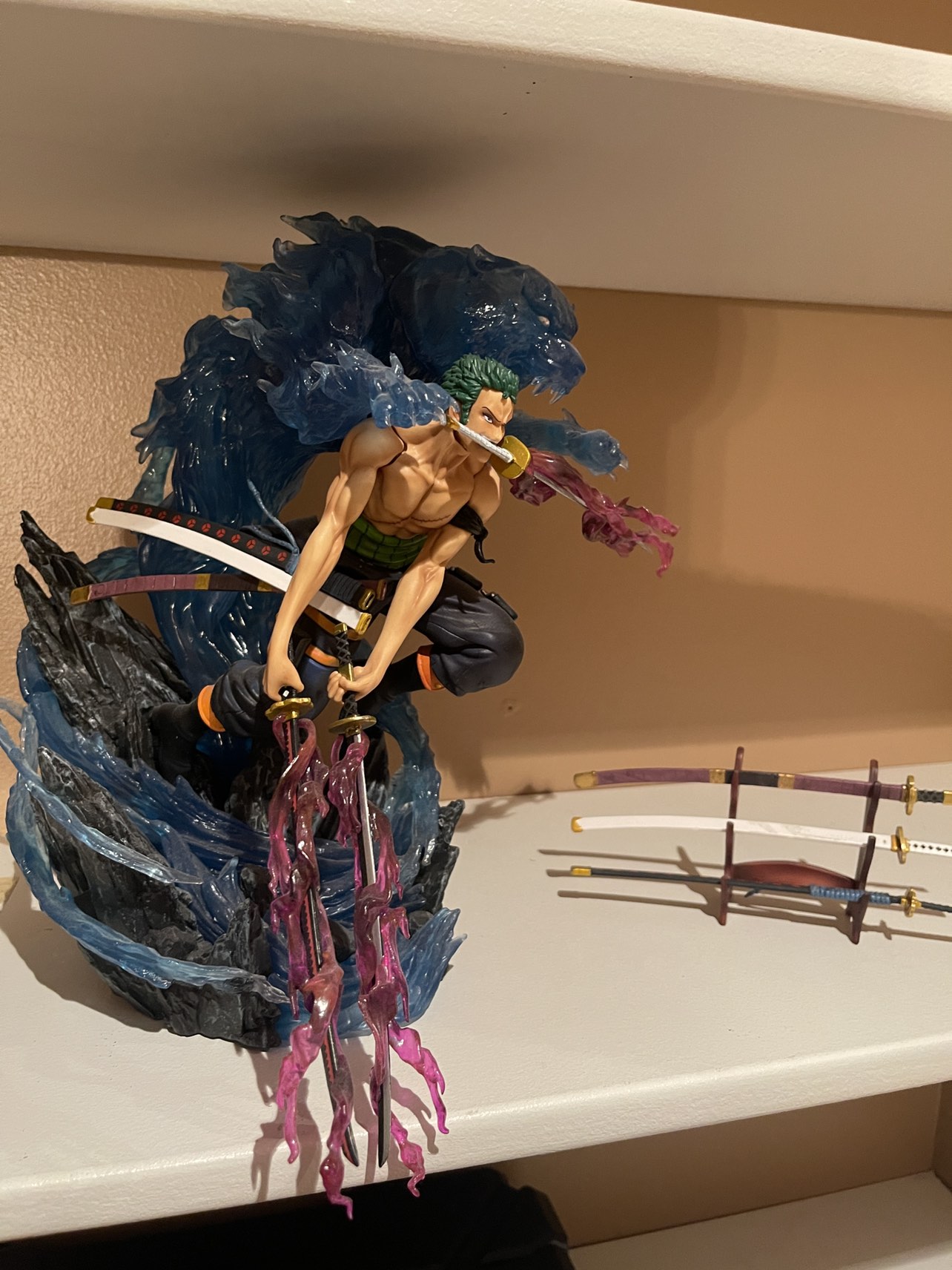 One Piece Zoro Figure - photo 4