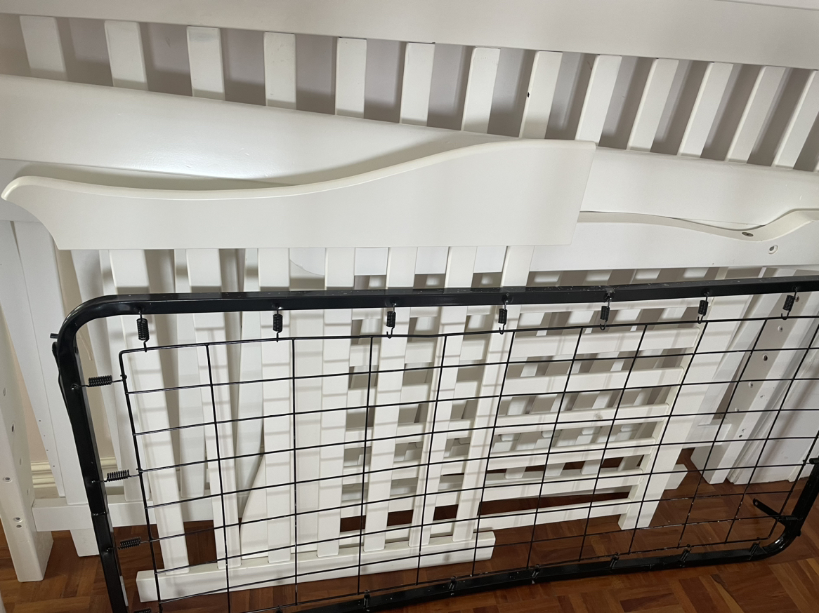 Solid Wood painted Baby crib needs mattress image indicator(2)