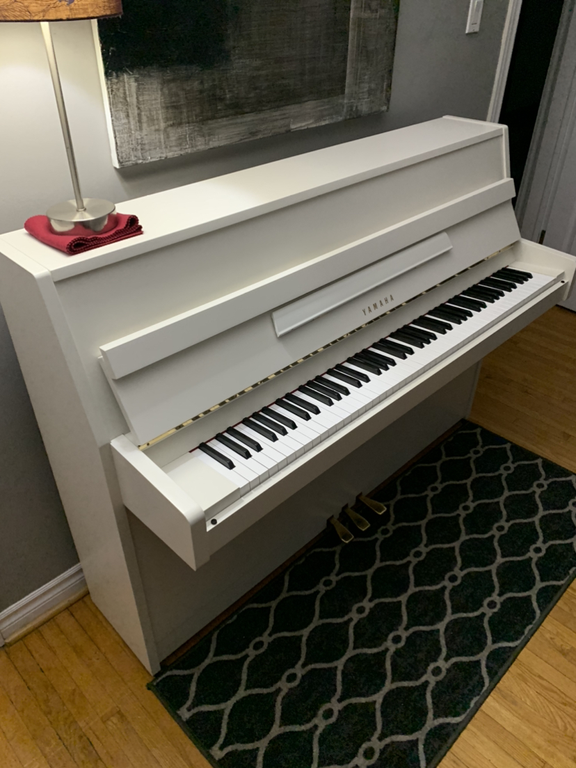 Yamaha upright Piano thumbnail