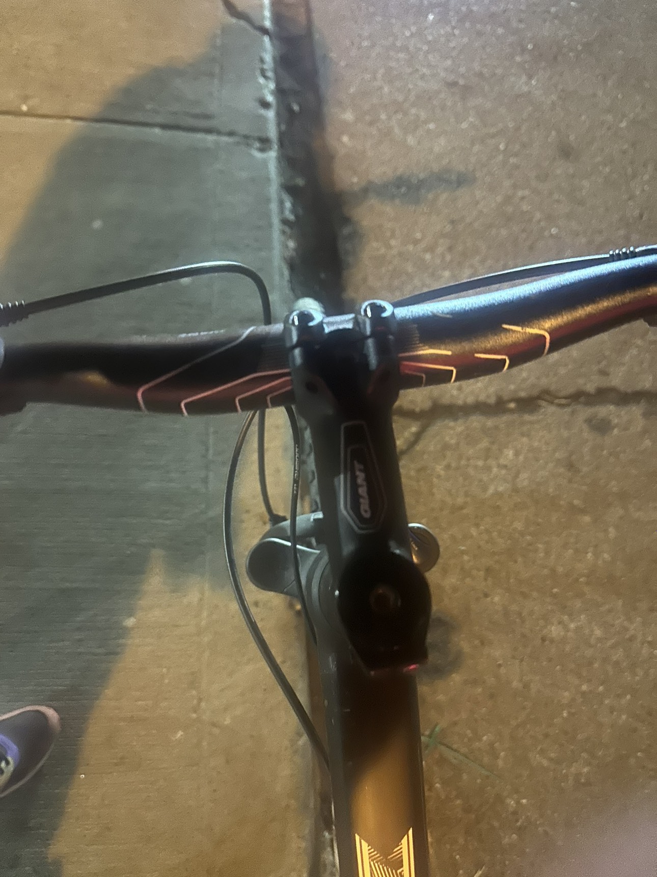 Giant Rove 2- Hybrid Sports Bike image indicator(3)