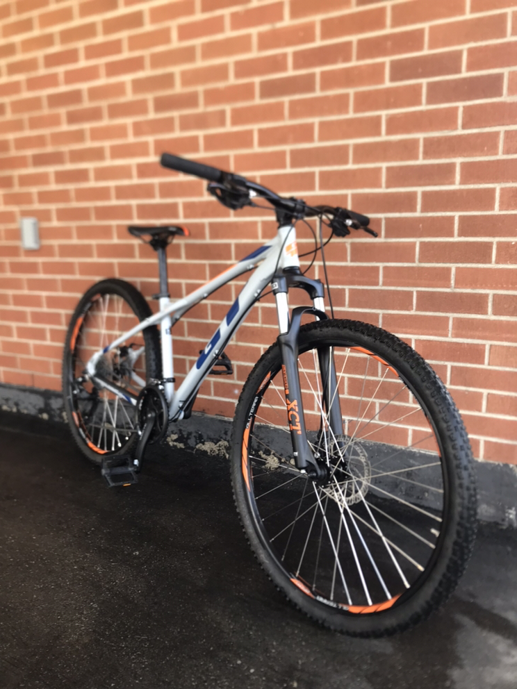 Men's GT Aggressor Pro Mountain Bike, Small + Free Helmet - photo 2