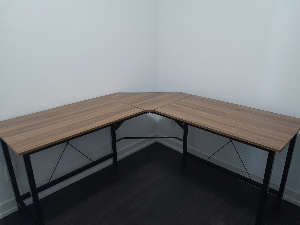 L shaped computer set with chair