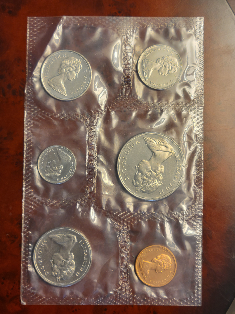 1968 Uncirculated Royal Canadian Mint Coin Set image indicator(2)