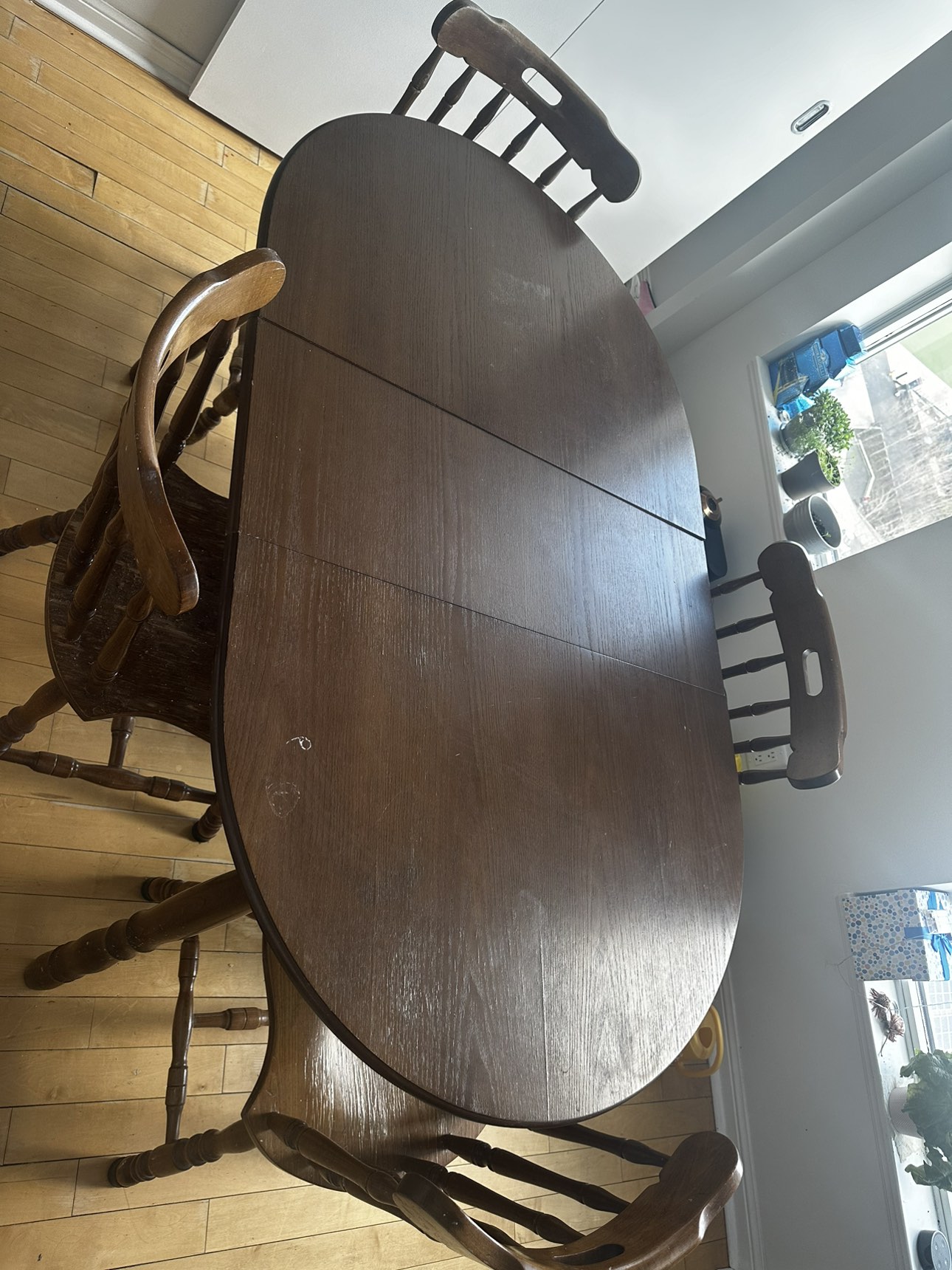 Neat wooden table - photo 2