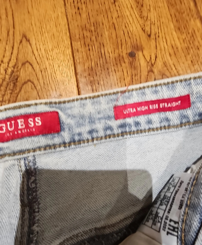 GUESS jeans image indicator(3)