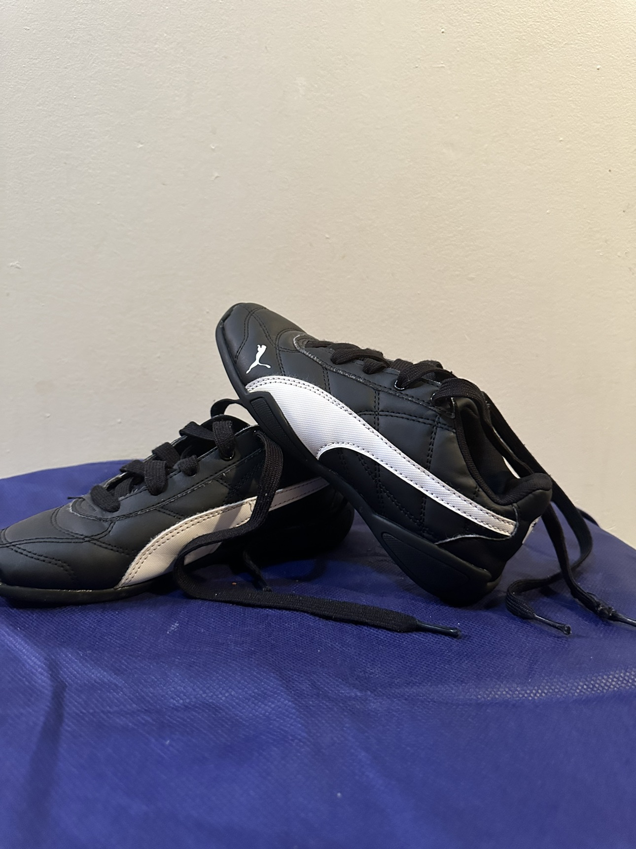 Kids shoes size 2 or 2c
