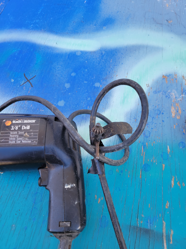 Black & Decker electric drill - photo 2