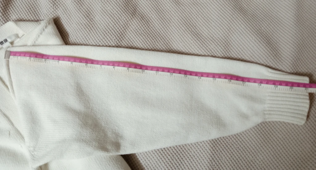 Uniqlo Women Cardigan Size S image indicator(4)