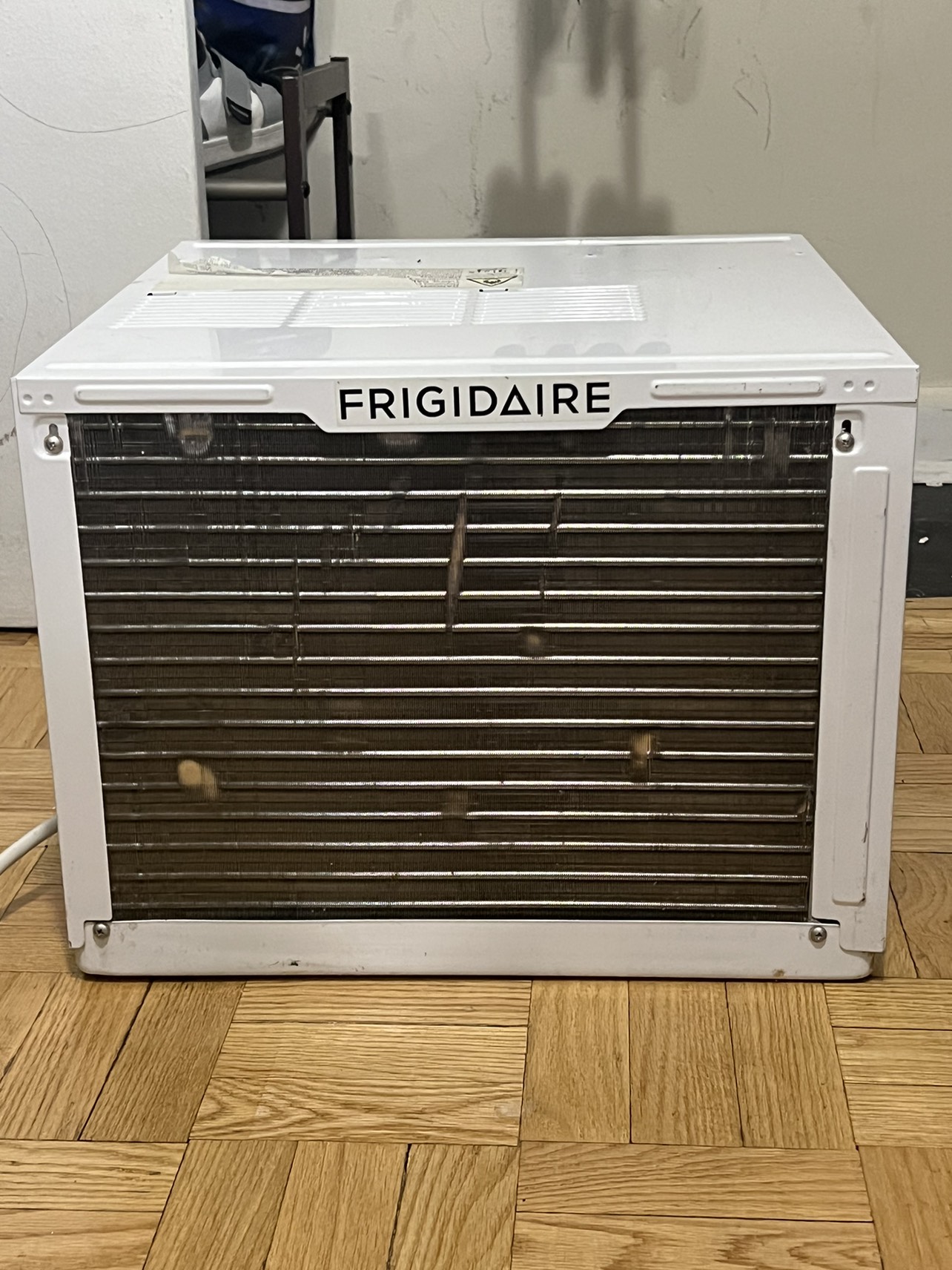 FRIGIDAIRE white - photo 2