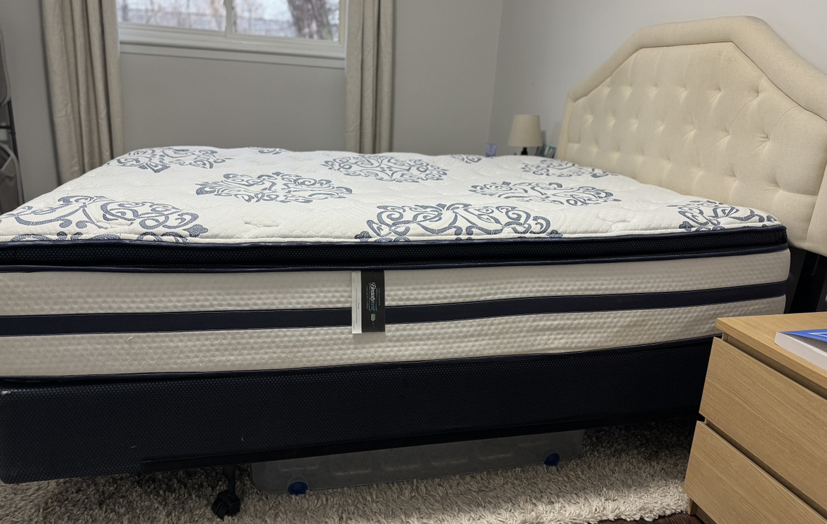 Queen bed frame with headboard - photo 3