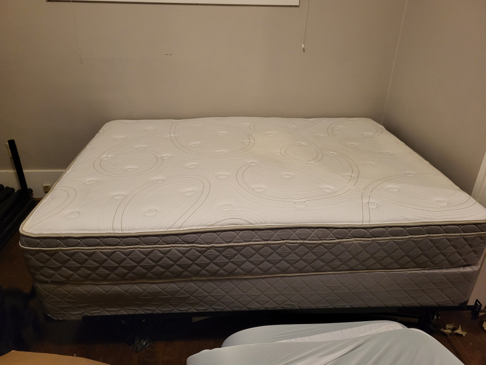 Double bed thumbnail