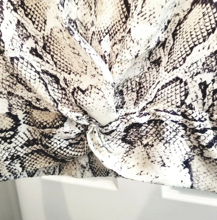 M BOUTIQUE Snake Print Silky Knotted Top XSmall Blouse image indicator(2)