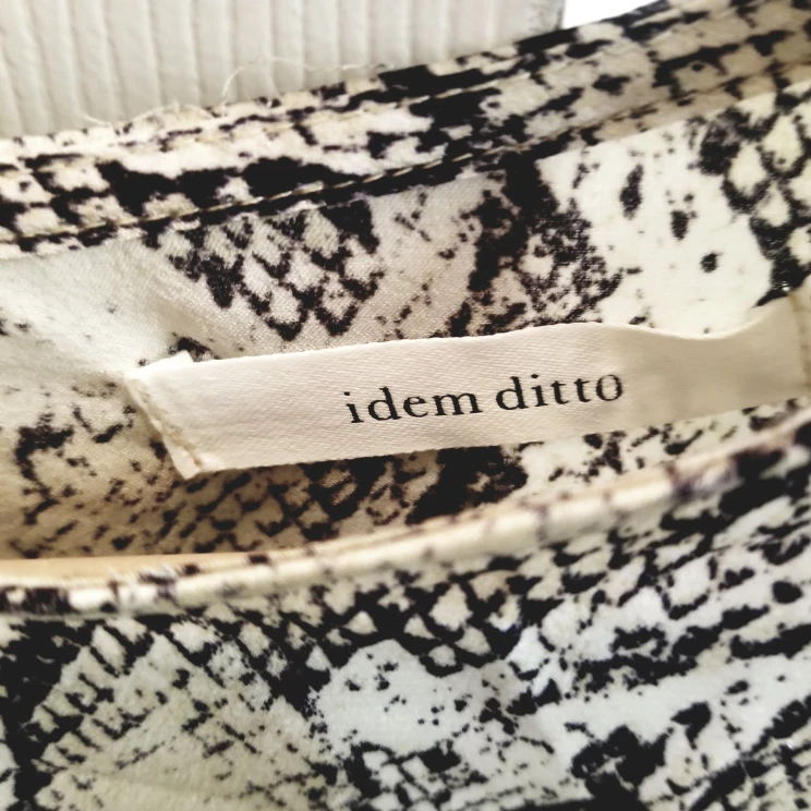 M BOUTIQUE Snake Print Silky Knotted Top XSmall Blouse image indicator(3)