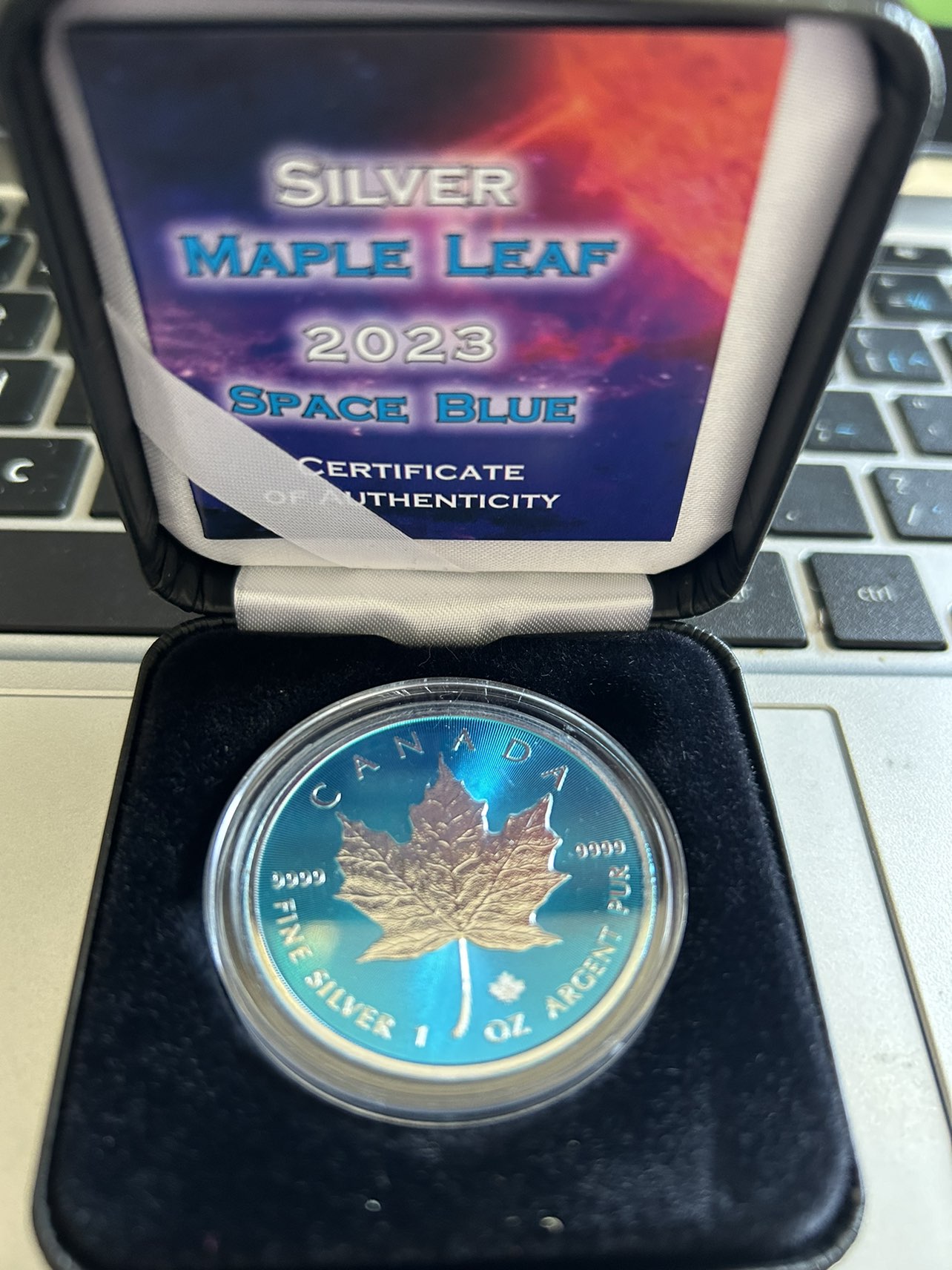 MAPLE LEAF Space Blue Edition 1 Oz Silver Coin 5$ Canada 2023 thumbnail