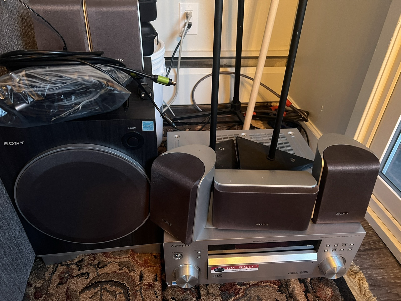 5.1 surround audio system - photo 2
