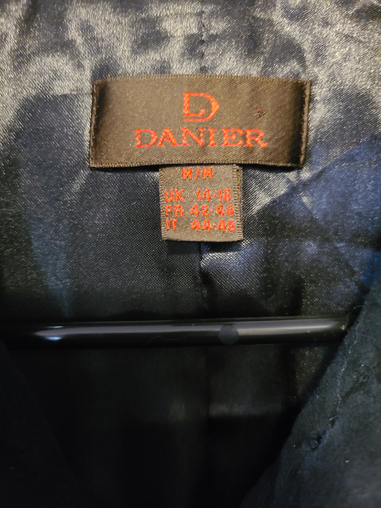 Beautiful Danier Real Leather Jacket!! - photo 2