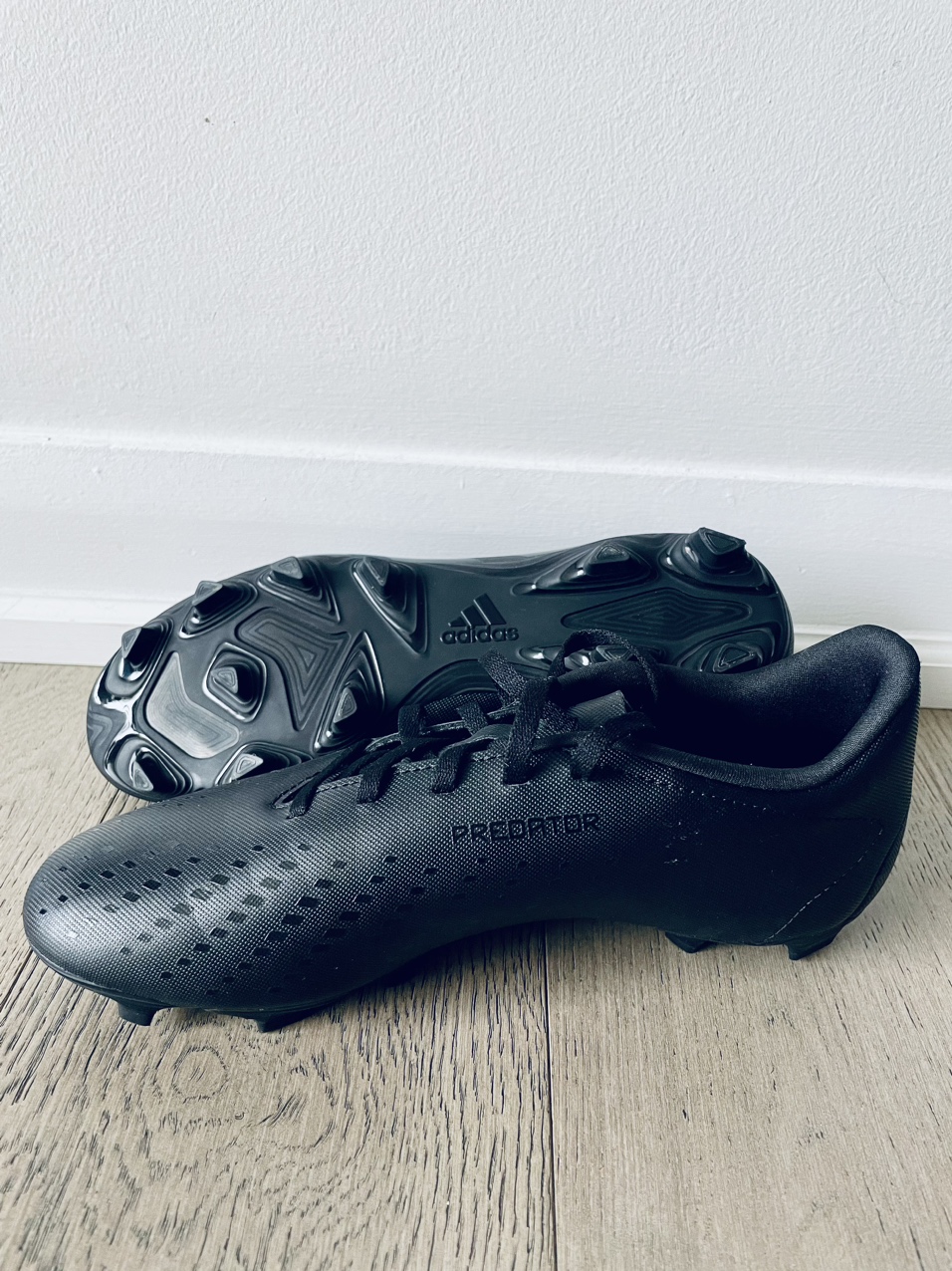 adidas Men's/Women's Predator Accuracy.4 Firm Ground Cleats US7 - photo 4