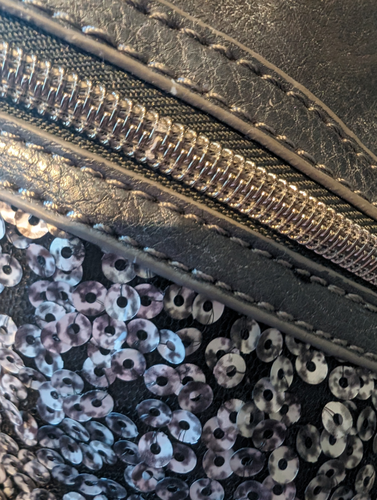 NINE WEST SEQUINED CLUTCH image indicator(4)