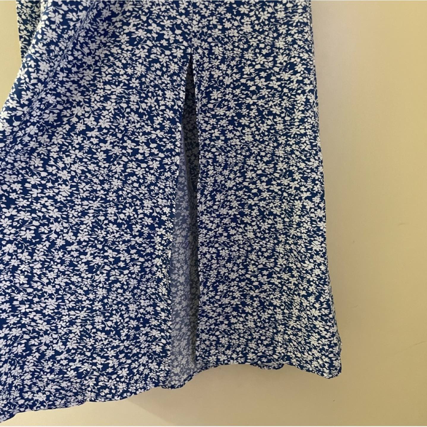 Blue floral off-the-shoulder summer dress image indicator(9)