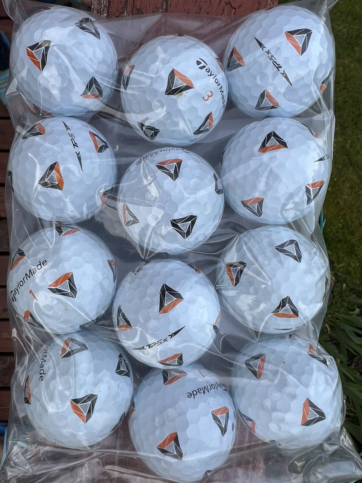 TP5 TaylorMade golf balls (1 dozen) - photo 2