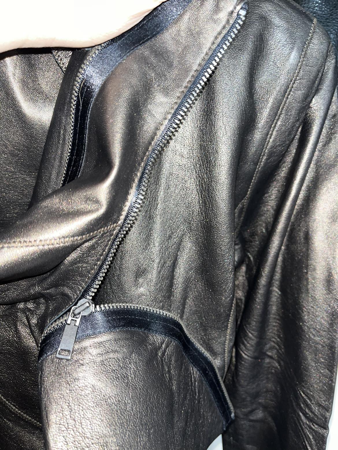 BNWT ELIE TAHARI woman’s leather jacket image indicator(10)