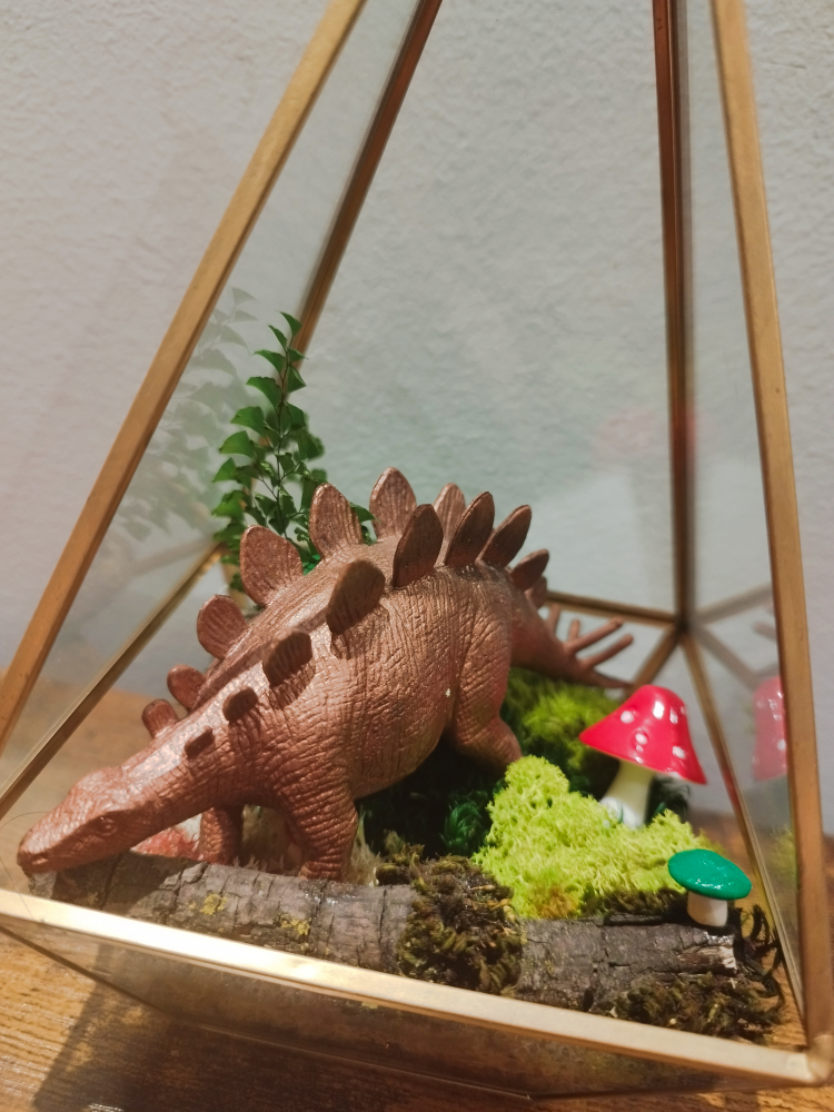 Moss and dino terrarium image indicator(2)