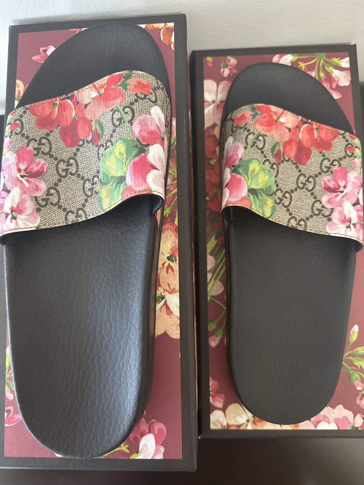 Gucci GG SUPREME ST. BLOOMS PLACE SLIDE SANDAL thumbnail