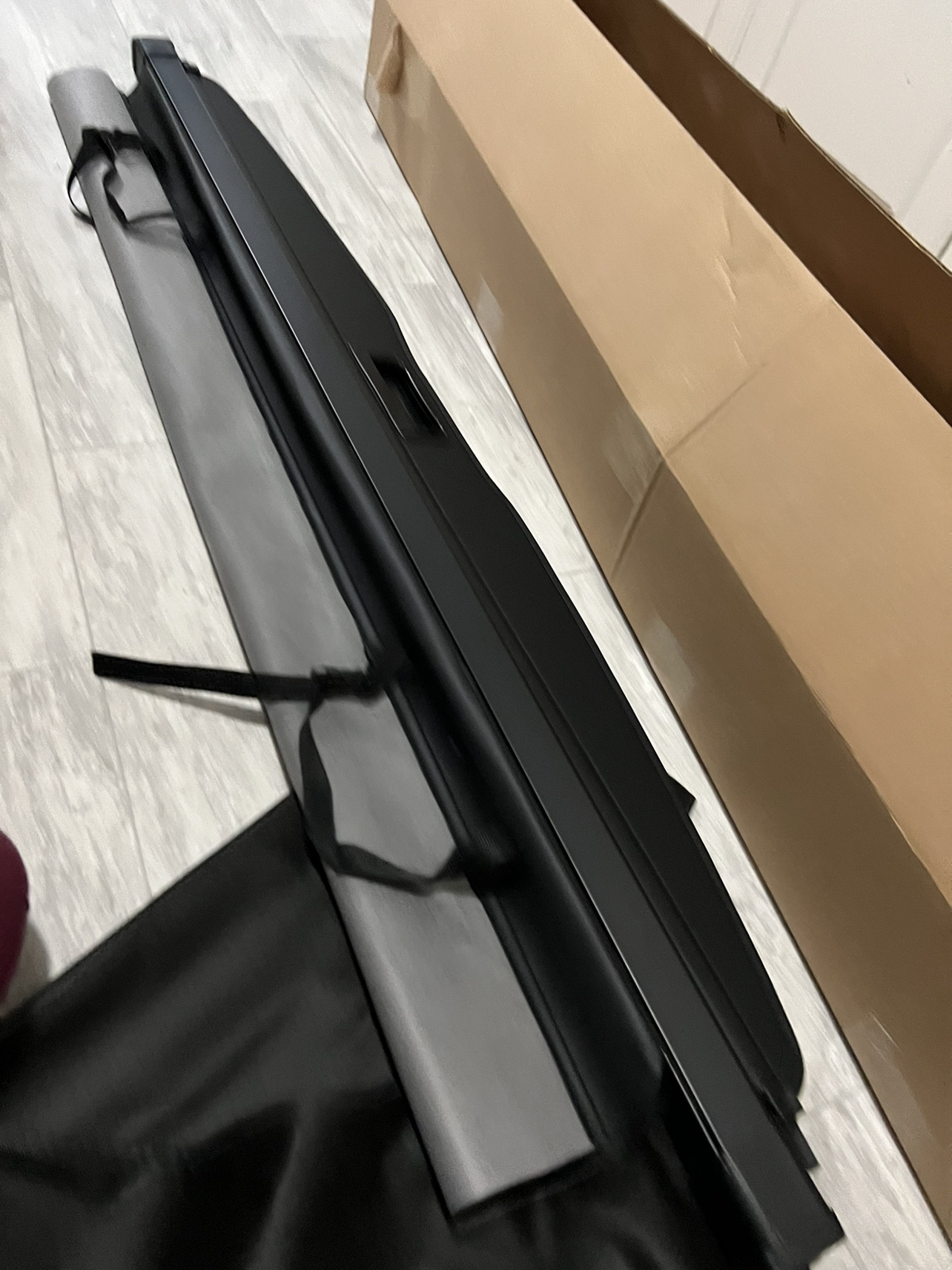 Toyota 4Runner 10-21 Retractable Cargo Cover, Black image indicator(3)