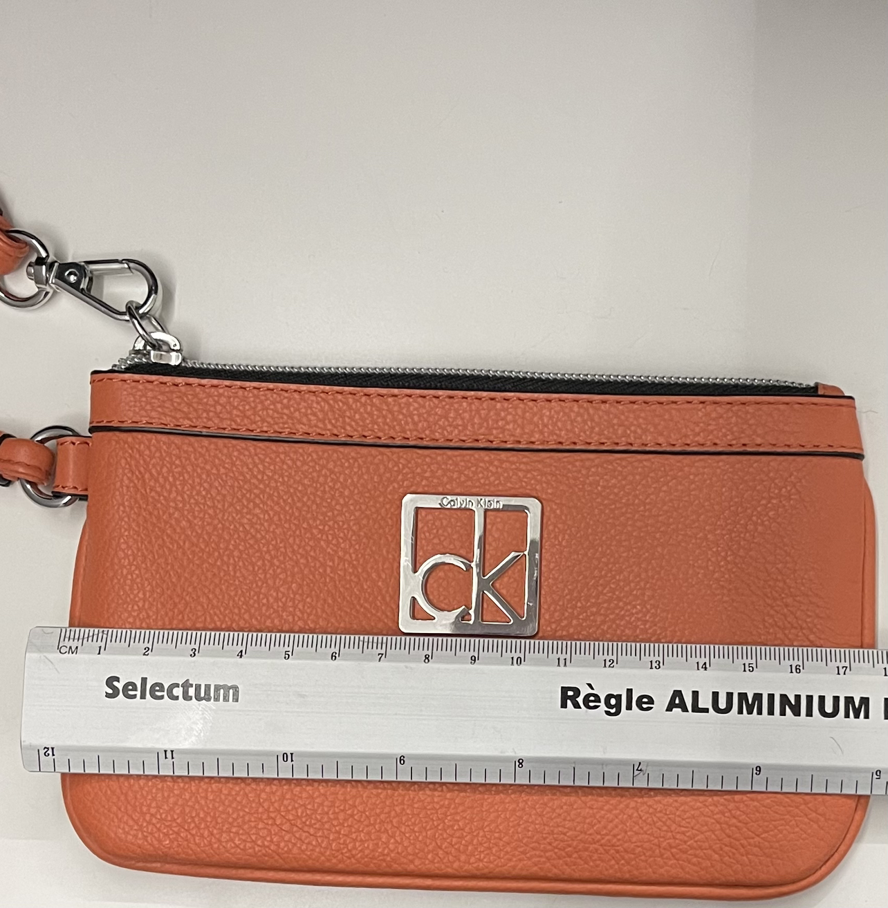 Calvin Klein wristlet - photo 4