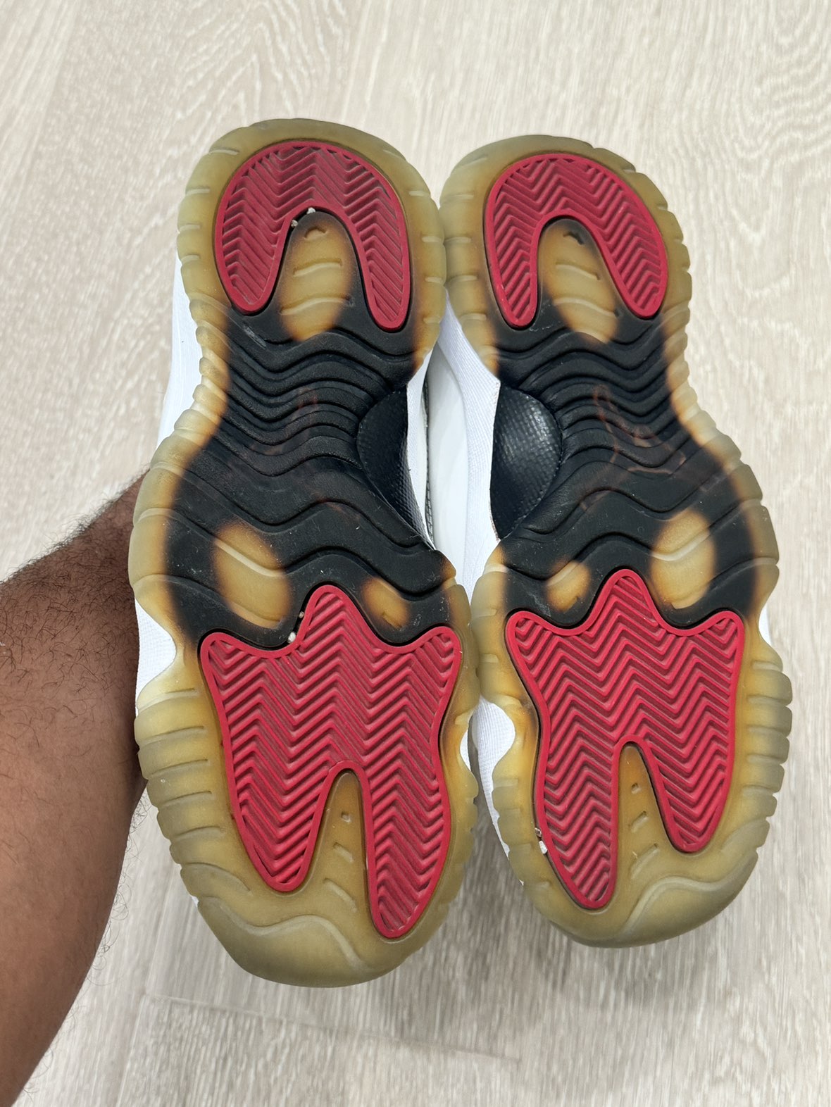 Jordan 11 low tuxedo - photo 4