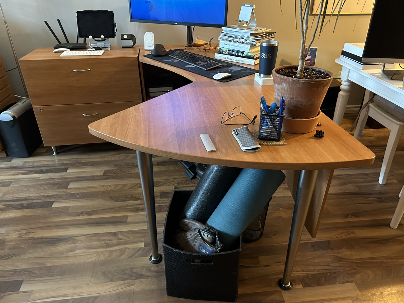 Classy well built L desk