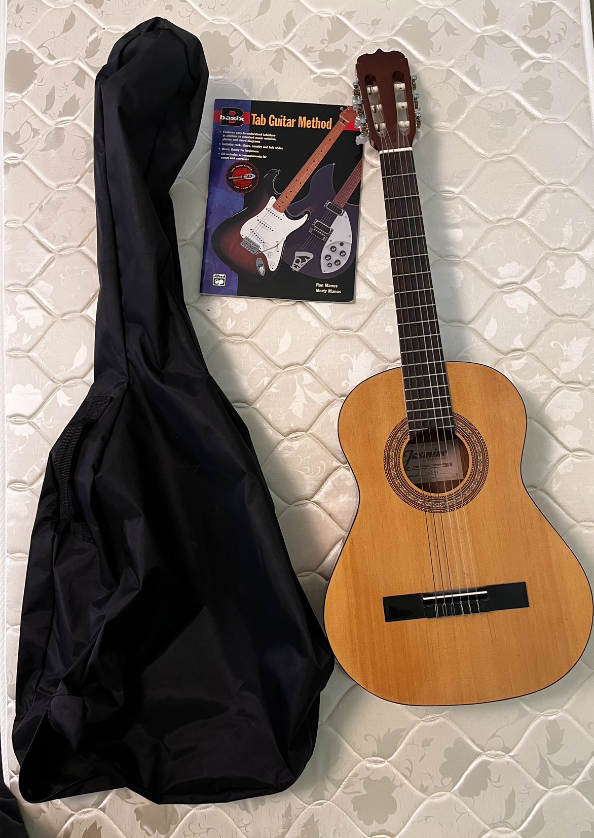 Jasmine JS 241 acoustic guitar