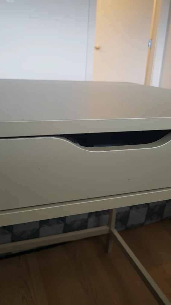 desk - photo 5