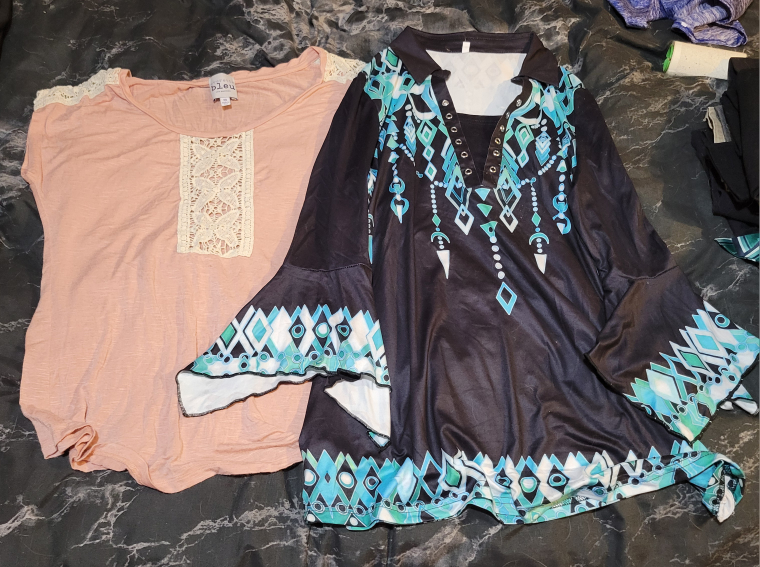 Ladies medium clothes image indicator(2)