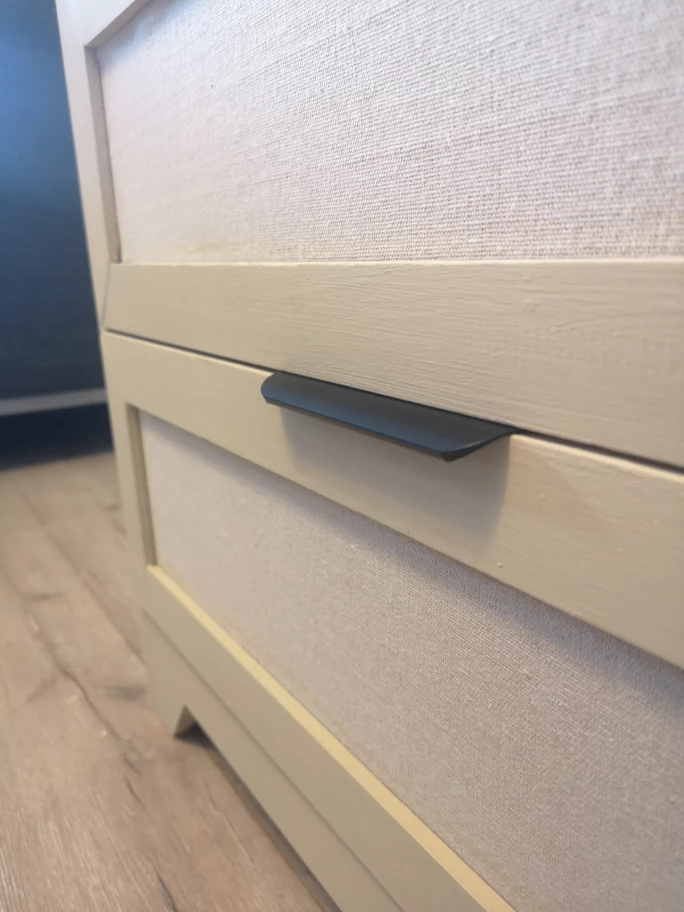 Small Dresser/Livingroom/entryway piece - photo 4