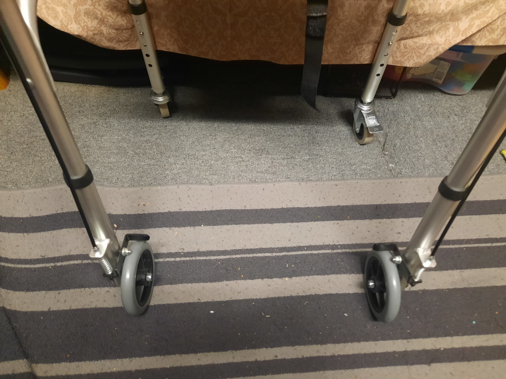 Upright Walker, Lightweight Aluminum Alloy with seat, foldable image indicator(6)