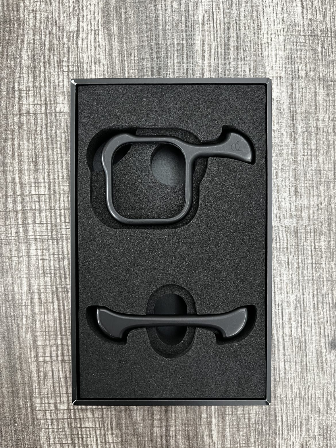 Arc Pulse Aluminium Black Case for iPhone 13/14/15 pro thumbnail