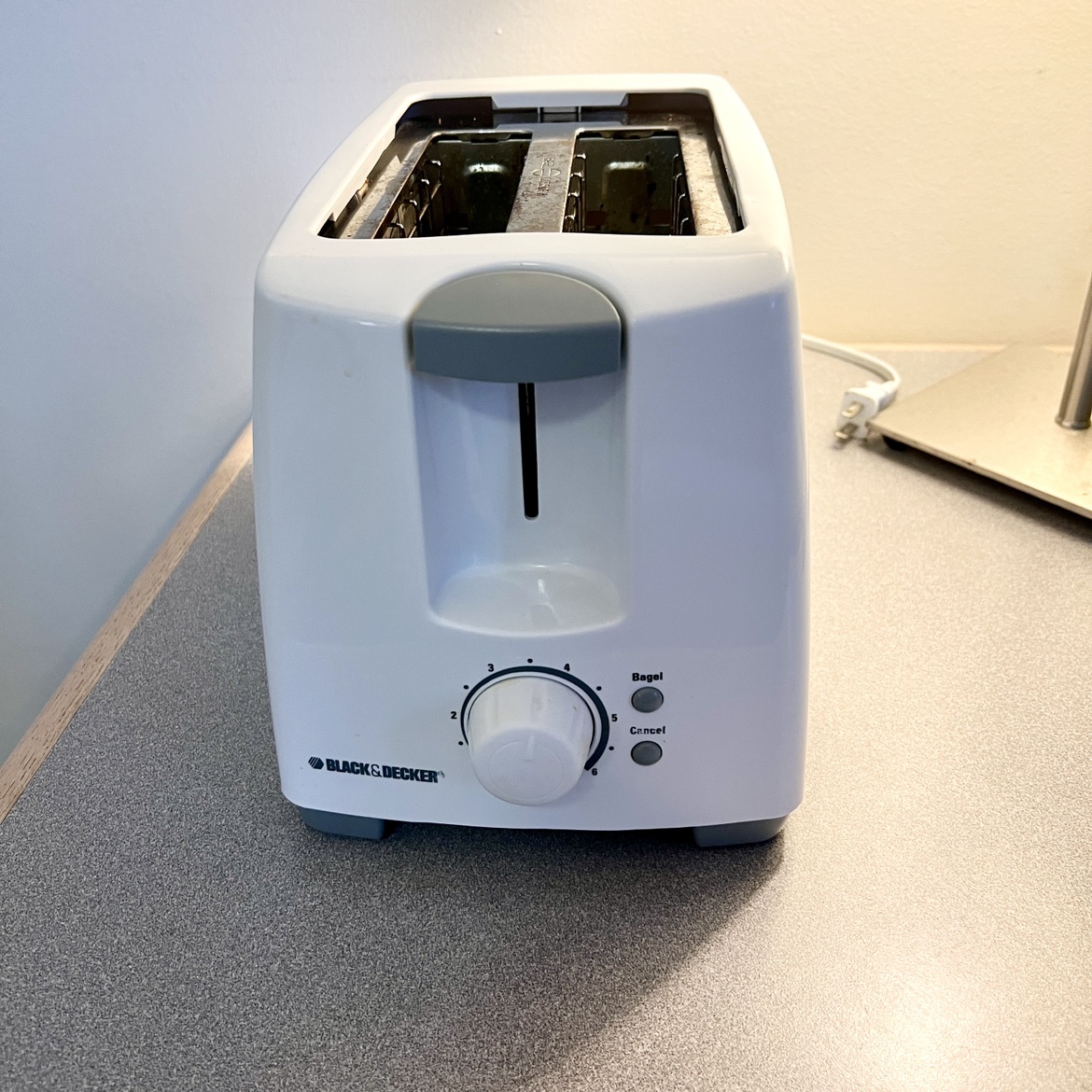 Black and Decker Toast It All Two Slice Toaster W/ Bagel Mode 🥕 thumbnail